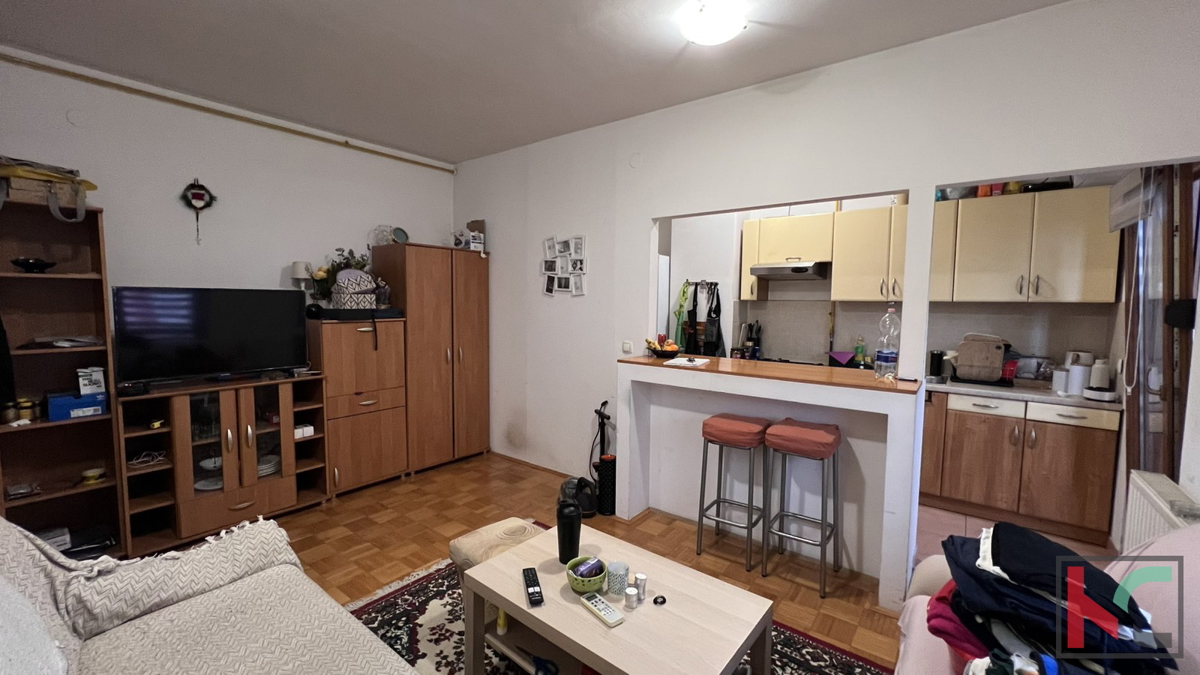 Pula, dvosobno stanovanje, parking, prvo nadstropje #prodaja