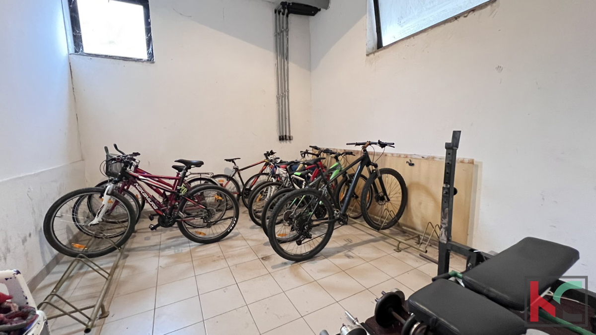 Pula, dvosobno stanovanje, parking, prvo nadstropje #prodaja