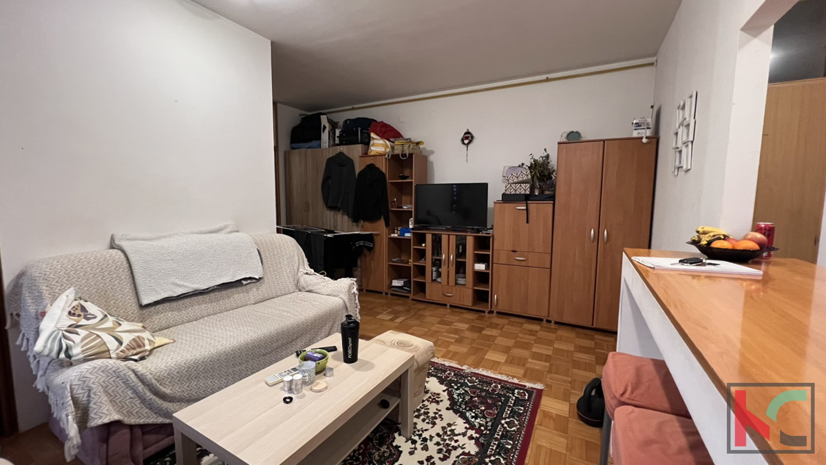 Pula, dvosobno stanovanje, parking, prvo nadstropje #prodaja