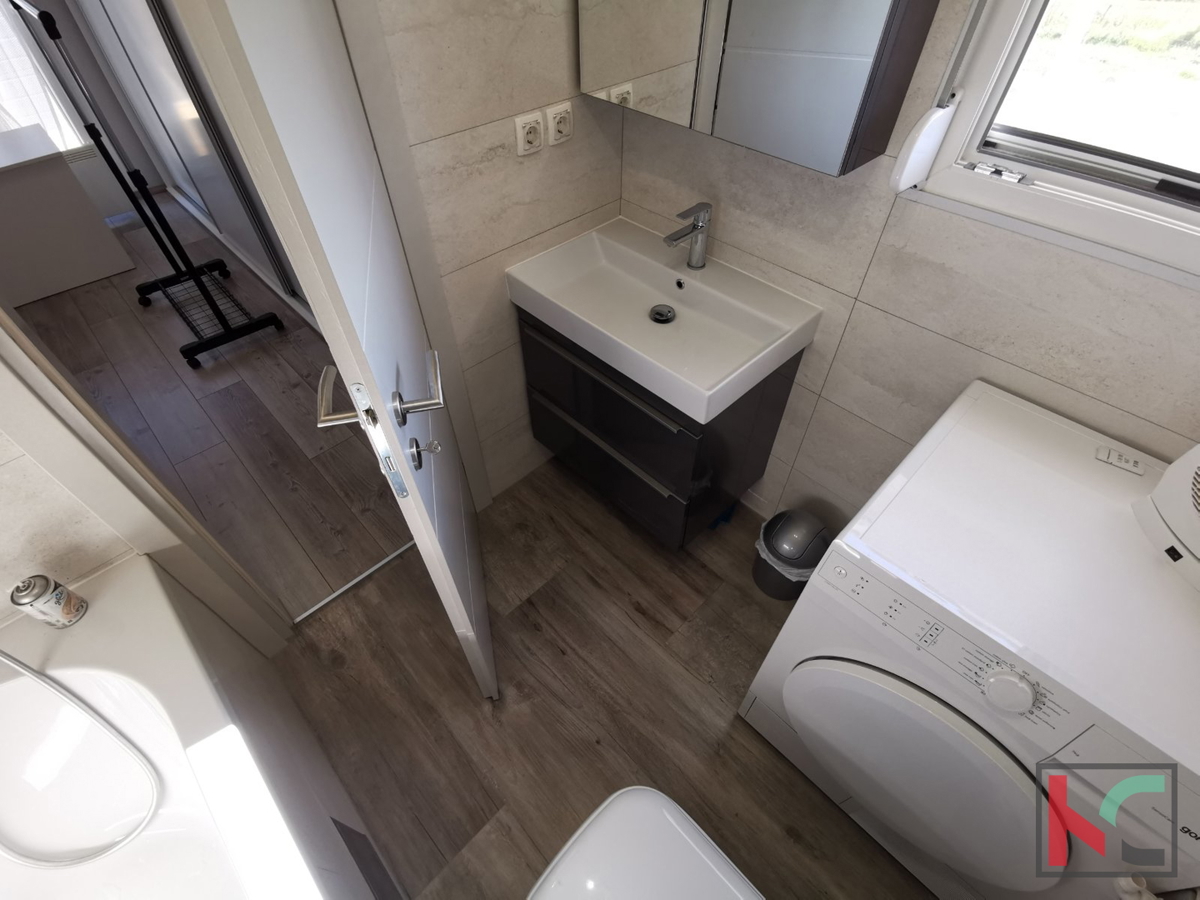 Pula, okolica, montažna hiža 33m2 z vrtom 367m2, mirna lokacija