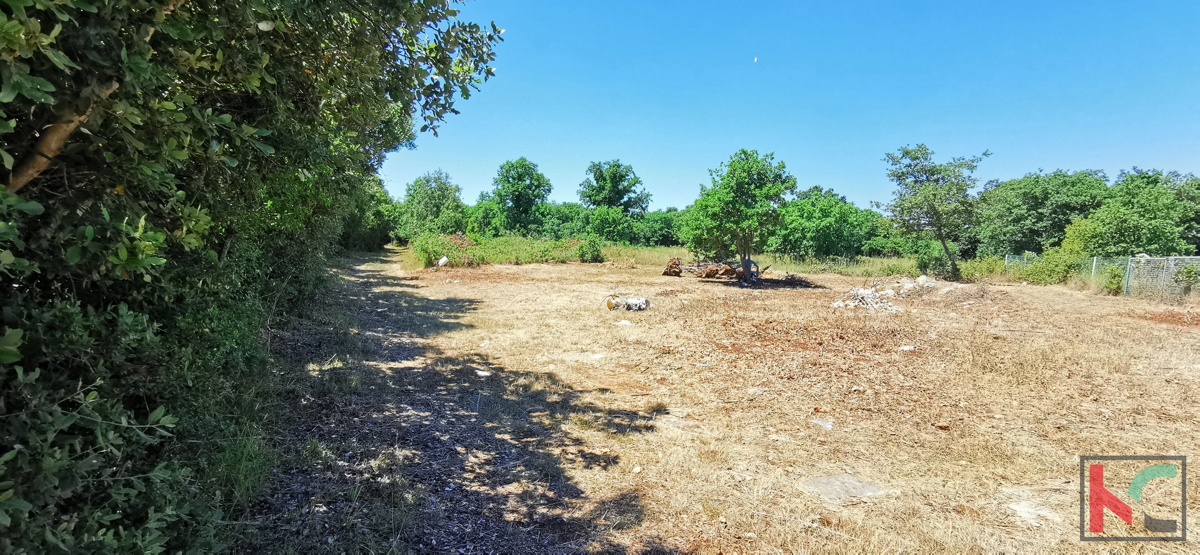 Istra, LIžnjan, Valtura, kmetijsko zemljišče 582m2