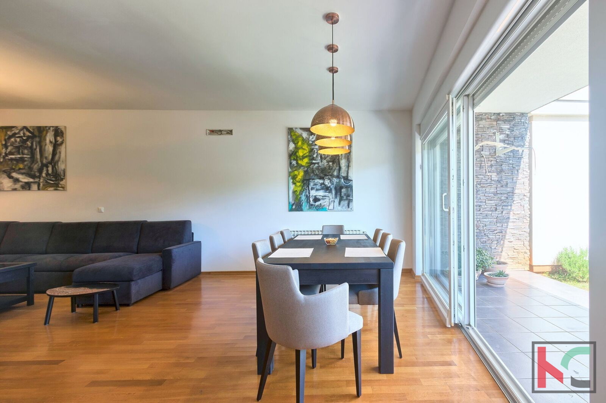 Istra, Peroj 176,65 m2, moderen penthouse nedaleč od morja