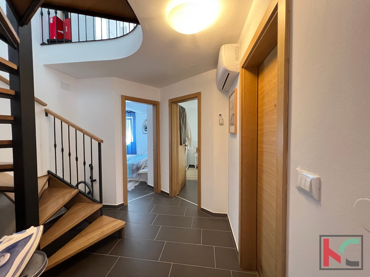 Istra, Medulin, luksuzno dvoetažno stanovanje 122,60 m2, pogled na morje, bazen