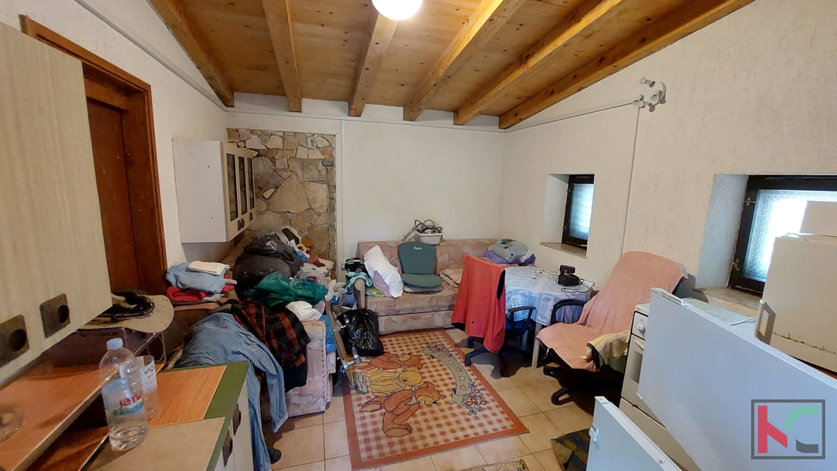 Rovinj, legalizirana hiša z oljčnim nasadom in vinogradom na parceli 4471 m2 #prodaja