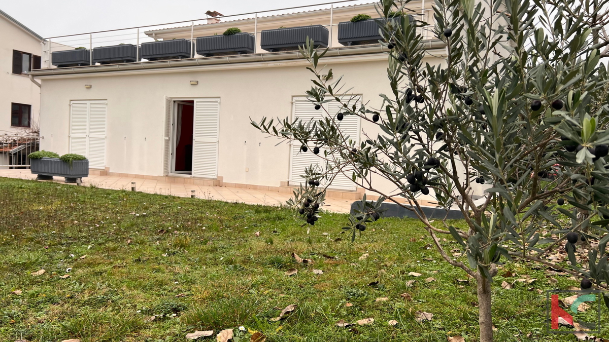 Istra, Poreč, samostojna hiša z urejenim vrtom na odlični lokaciji, #prodaja