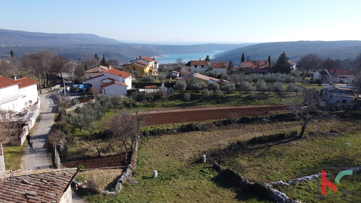Istra, Barban, kamnita hiša za obnovo in zemljišče 1826 m2, #prodaja