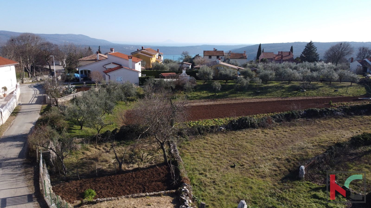Istra, Barban, kamnita hiša za obnovo in zemljišče 1826 m2, #prodaja