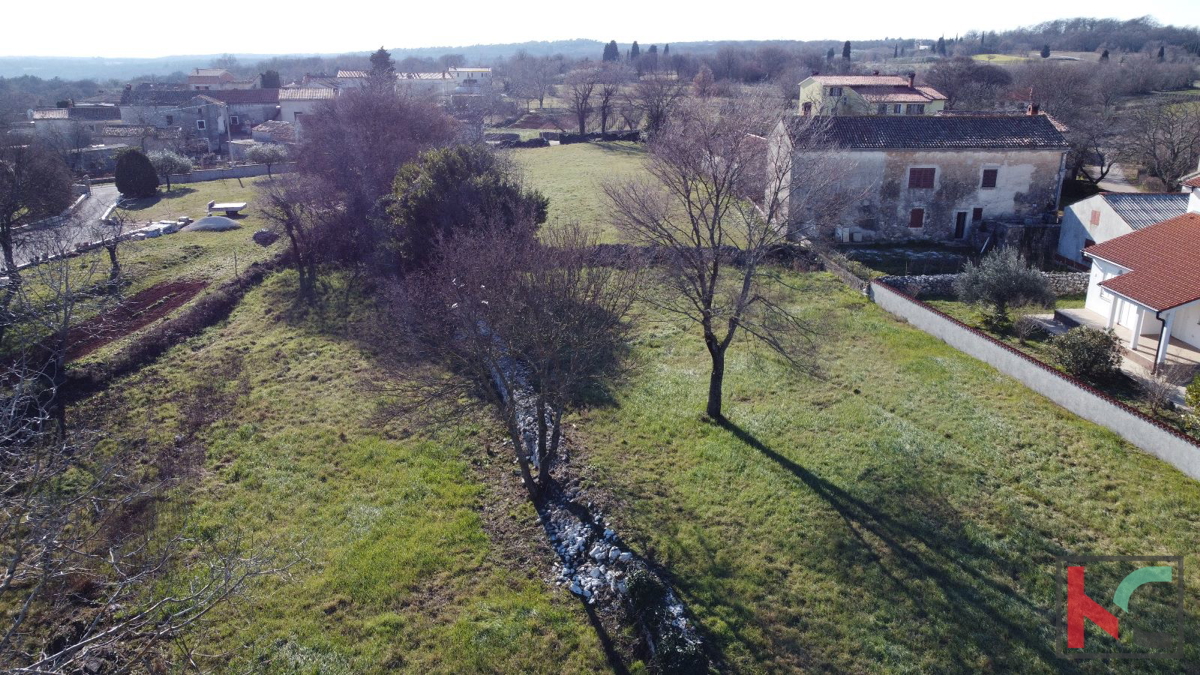 Istra, Barban, kamnita hiša za obnovo in zemljišče 1826 m2, #prodaja