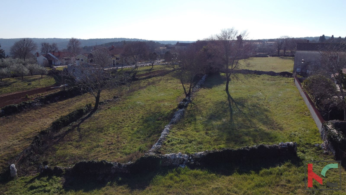 Istra, Barban, kamnita hiša za obnovo in zemljišče 1826 m2, #prodaja