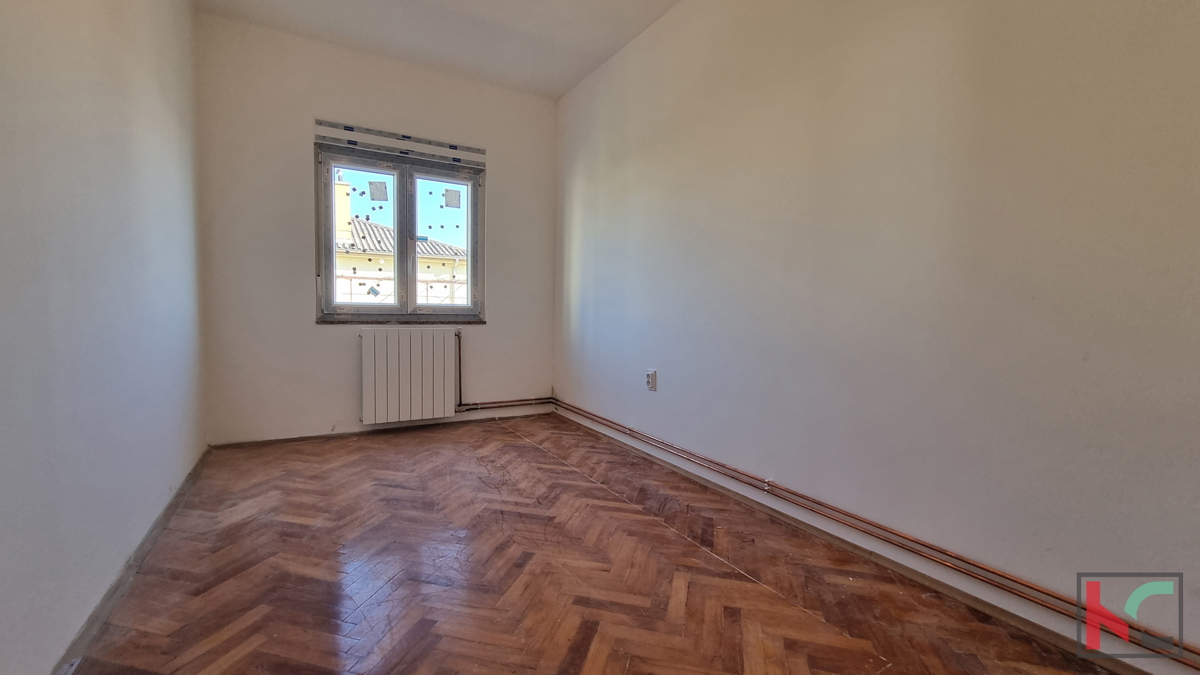 Pula, naselje Šišan, etaža hiše 134m2 s 400m2 vrta/odprt pogled na mesto, #prodaja