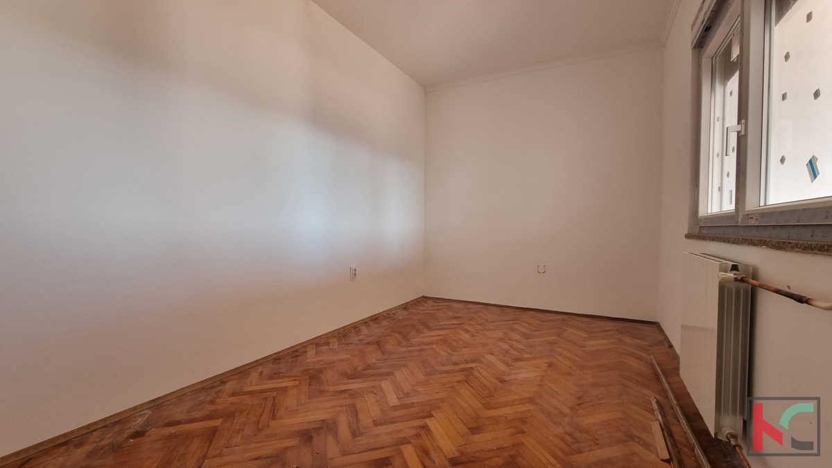 Pula, naselje Šišan, etaža hiše 134m2 s 400m2 vrta/odprt pogled na mesto, #prodaja