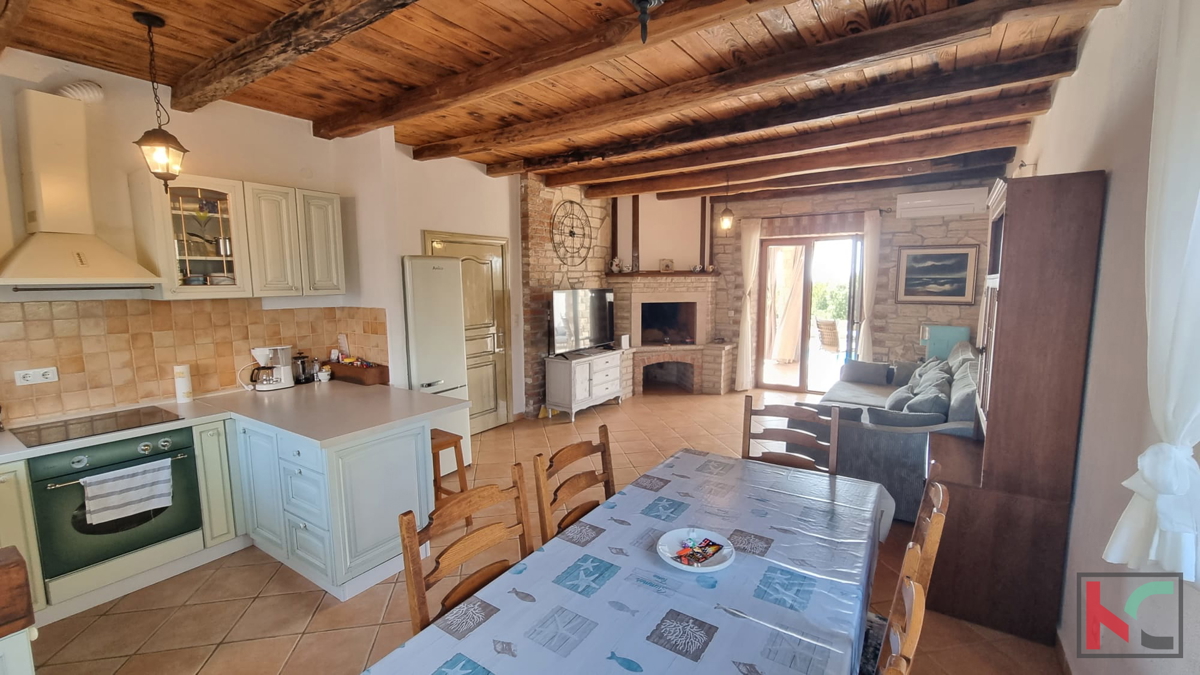 Istra, Svetvinčenat, kamnita vila z bazenom, #prodaja