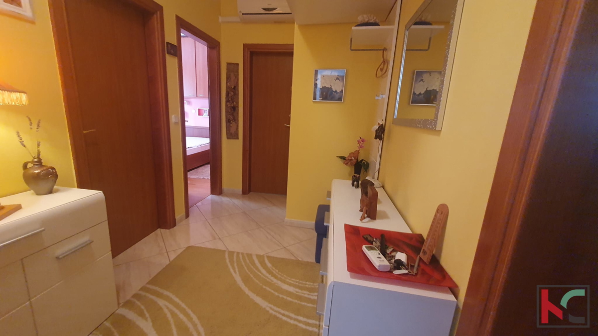 Poreč, okolica, veliko trisobno stanovanje z vrtom in dvoriščem #prodaja