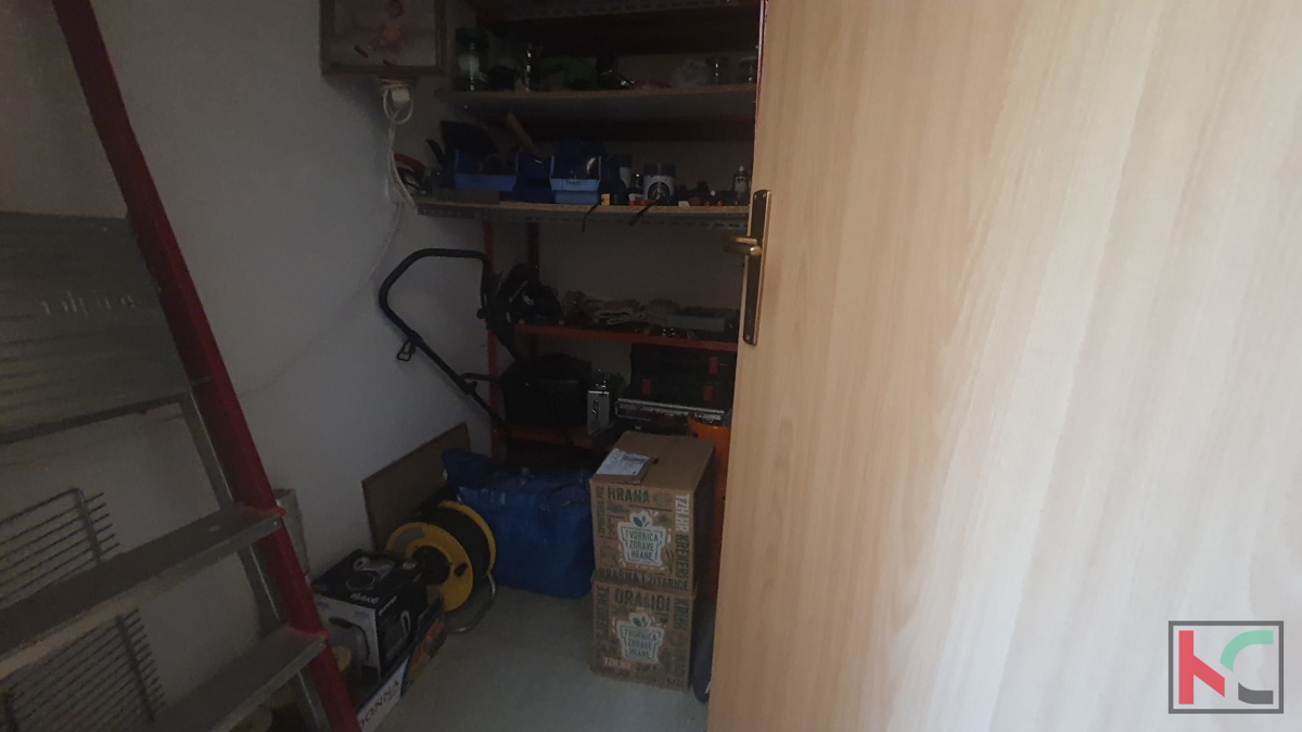Poreč, okolica, veliko trisobno stanovanje z vrtom in dvoriščem #prodaja