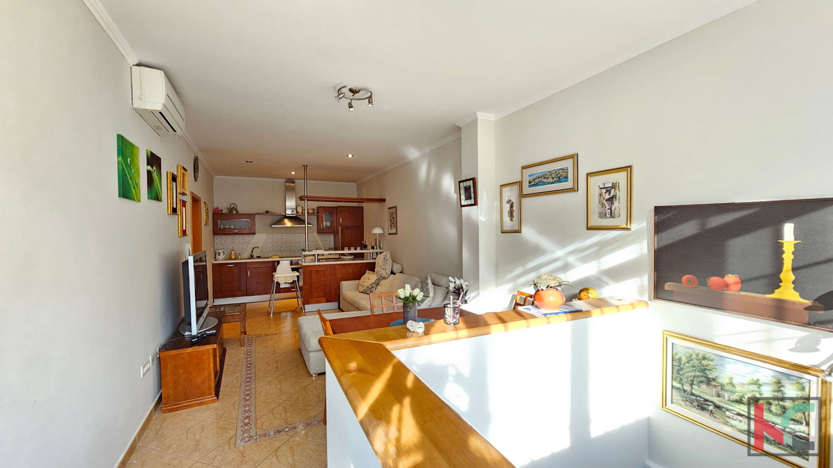 Istra, Rovinj, apartma z rustikalno konobo, terasa, 550m do plaže, #prodaja