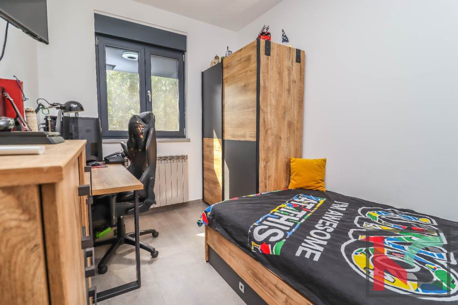 Istra, Rovinj, prodamo apartma v dveh etažah s parkirnim mestom, 91m2 #