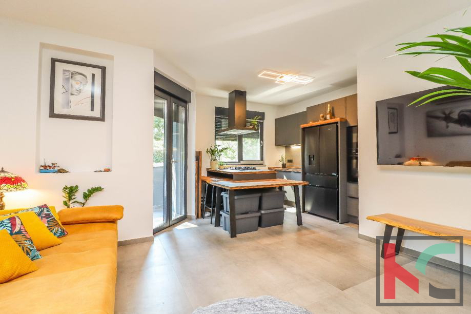 Istra, Rovinj, prodamo apartma v dveh etažah s parkirnim mestom, 91m2 #