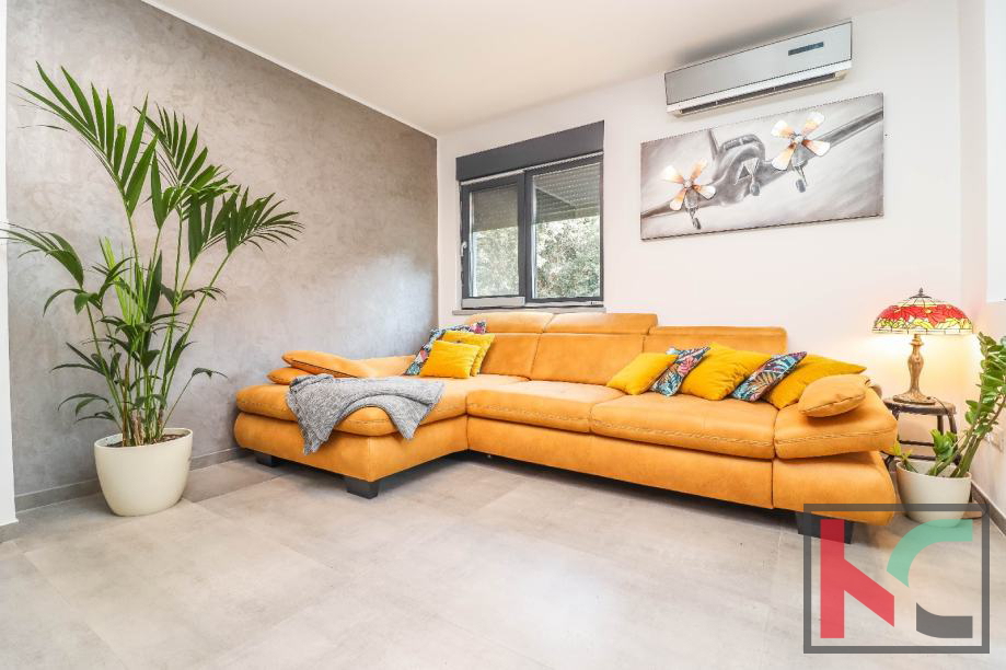 Istra, Rovinj, prodamo apartma v dveh etažah s parkirnim mestom, 91m2 #