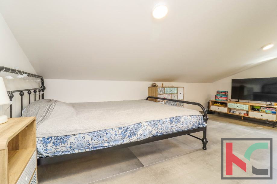 Istra, Rovinj, prodamo apartma v dveh etažah s parkirnim mestom, 91m2 #