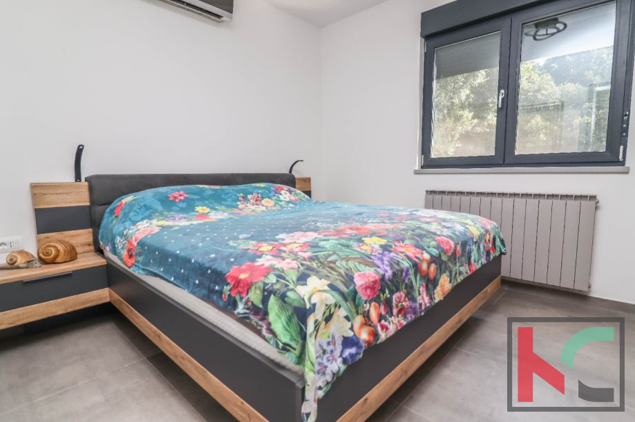Istra, Rovinj, prodamo apartma v dveh etažah s parkirnim mestom, 91m2 #