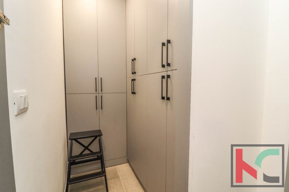 Istra, Rovinj, prodamo apartma v dveh etažah s parkirnim mestom, 91m2 #