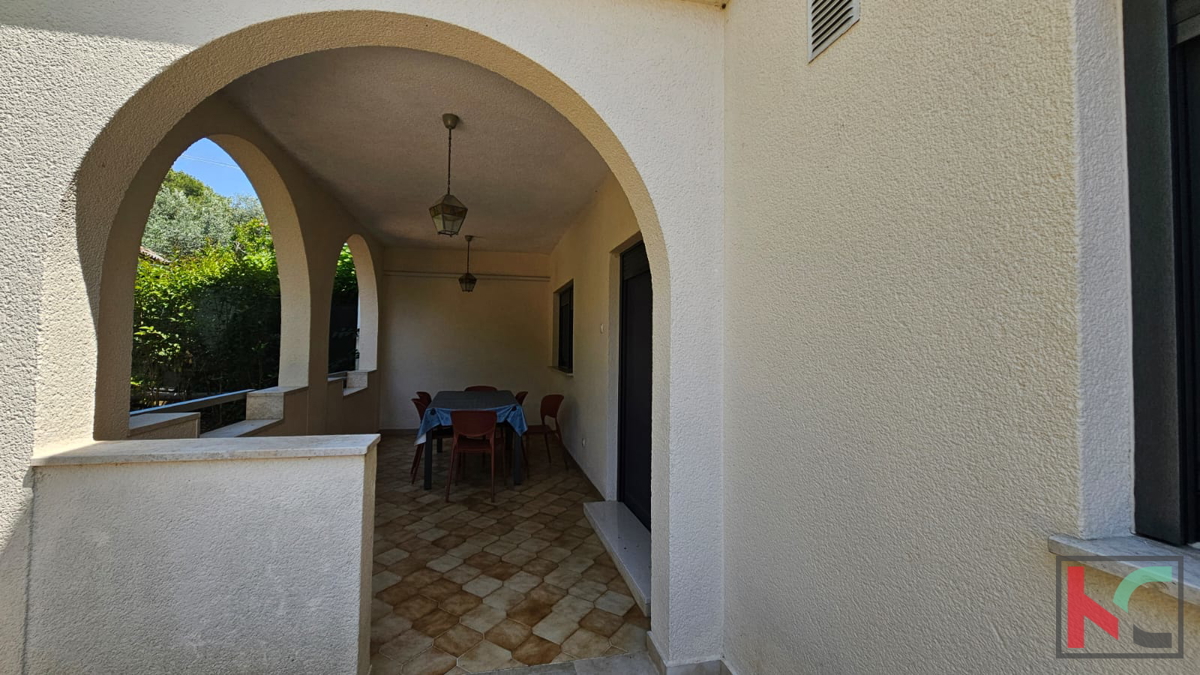 Pula, trisobno stanovanje v širšem centru 98m2, z garažo in vrtom #prodaja