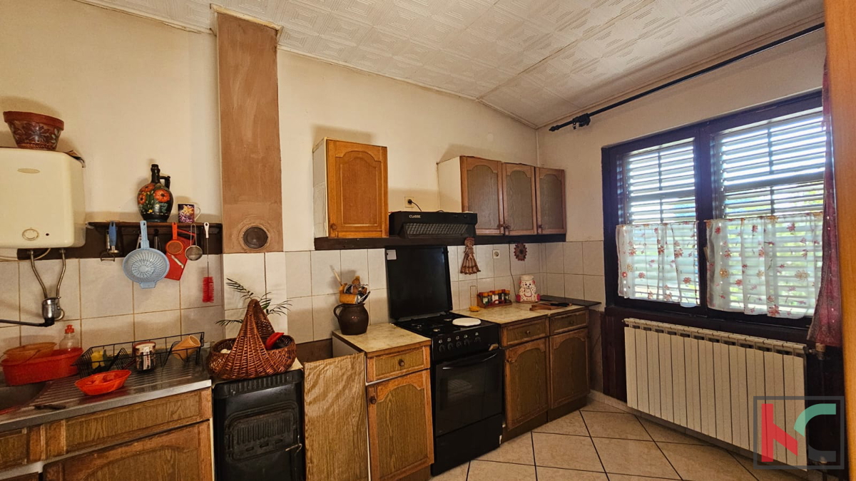 Istra, Ližnjan, Jadreški, hiša s poslovnim prostorom in večjim vrtom, #prodaja