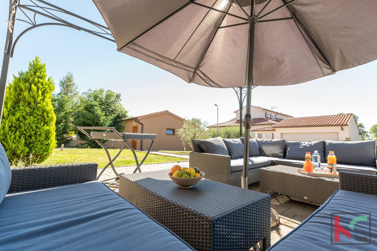 ISTRA, VOLME, STAN 240,65 M2 S 190 M2 OKUĆNICE IN PRIVATNIM BAZENOM #PRODAJA