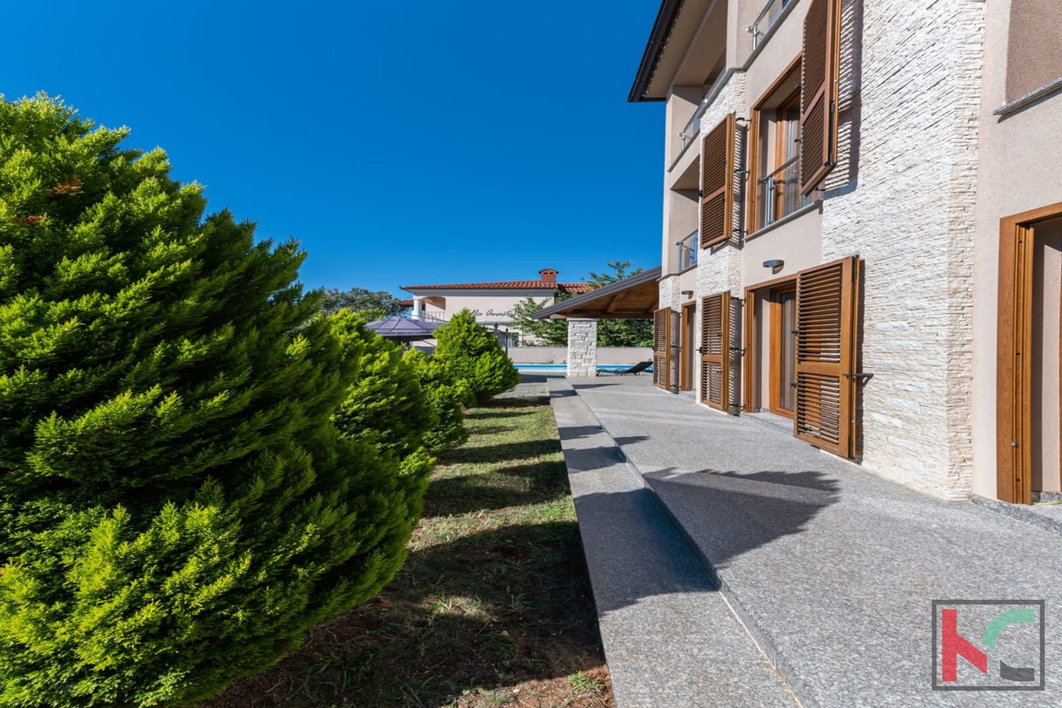 ISTRA, VOLME, STAN 240,65 M2 S 190 M2 OKUĆNICE IN PRIVATNIM BAZENOM #PRODAJA