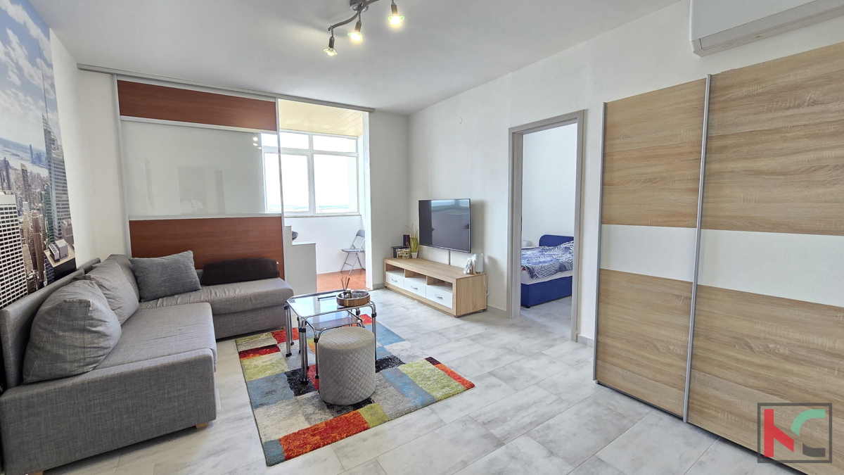 PULA, VERUDA, POPOLNOMA PREUREJENO STANOVANJE 58,24 M2 Z DVEMA BALKONOMA, #PRODAJA