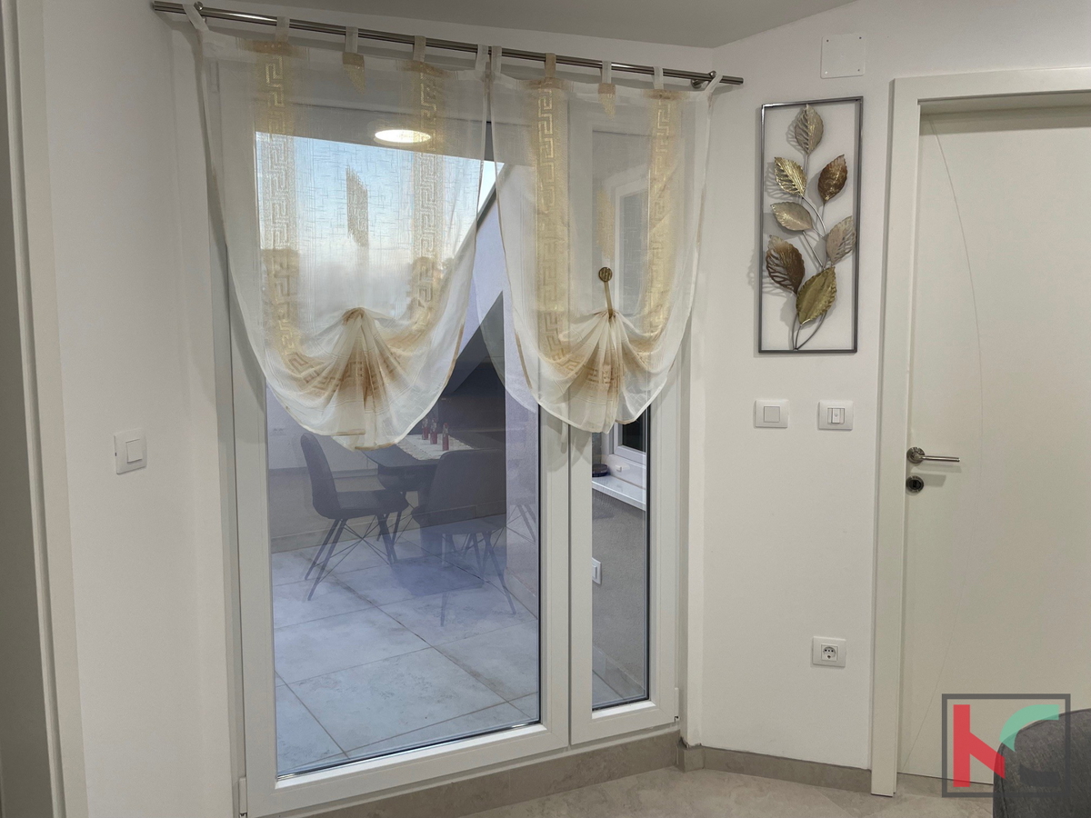 PULA, ŠIJANA, MODERNA VEČNADSTROPNA STAVBA Z GARAŽO IN TERASO, #PRODAJA