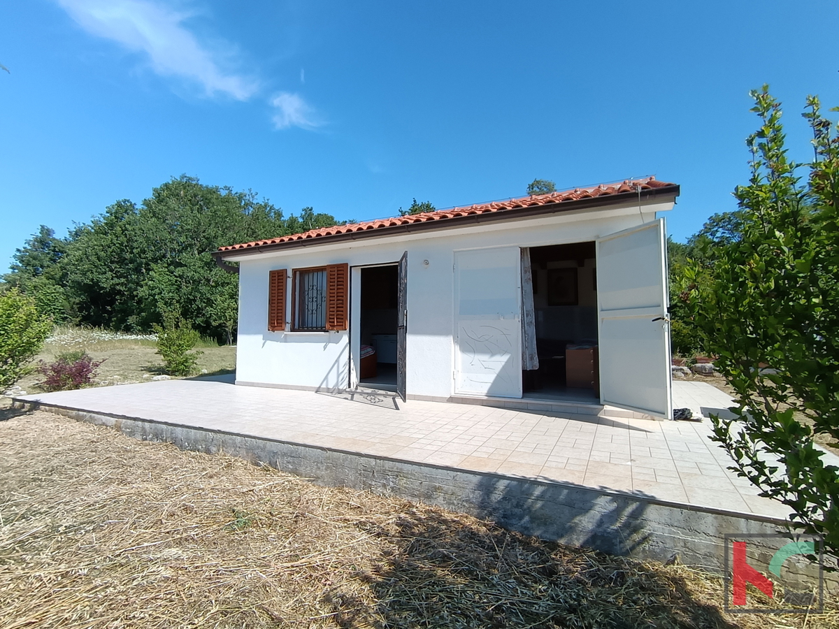 ISTRA, OBMOČJE ROVINJA, VIKEND HIŠA Z VELIKIM ZEMLJIŠČEM, #PRODAJA