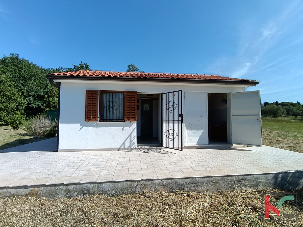 ISTRA, OBMOČJE ROVINJA, VIKEND HIŠA Z VELIKIM ZEMLJIŠČEM, #PRODAJA