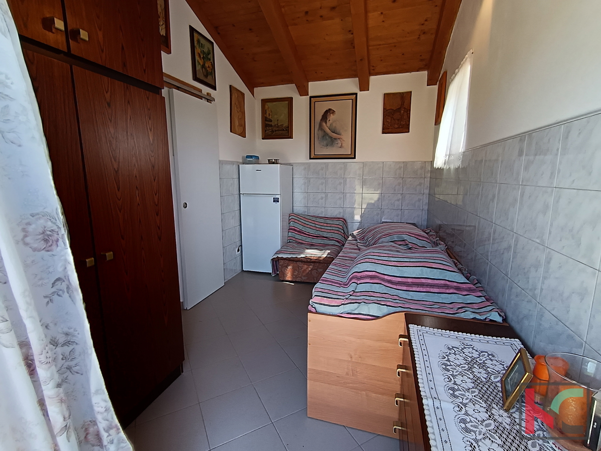 ISTRA, OBMOČJE ROVINJA, VIKEND HIŠA Z VELIKIM ZEMLJIŠČEM, #PRODAJA