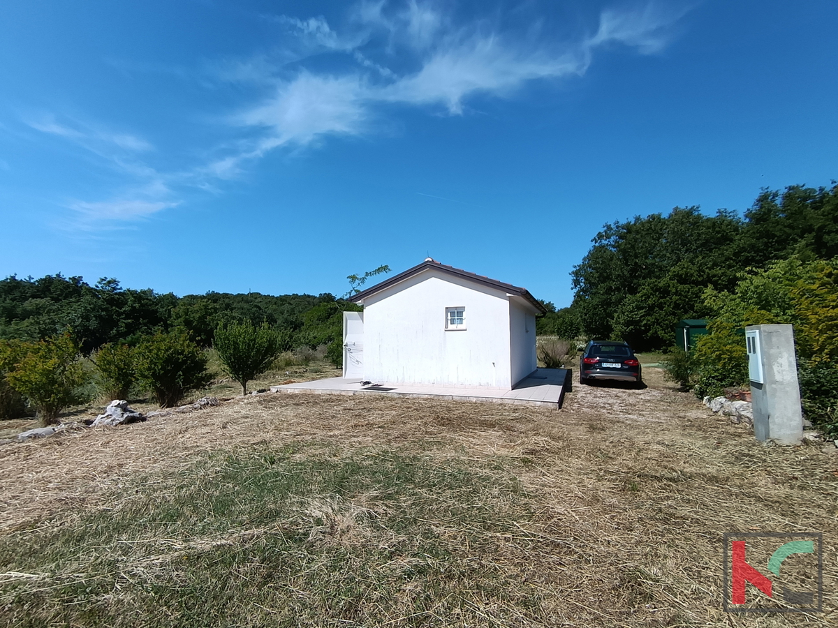 ISTRA, OBMOČJE ROVINJA, VIKEND HIŠA Z VELIKIM ZEMLJIŠČEM, #PRODAJA