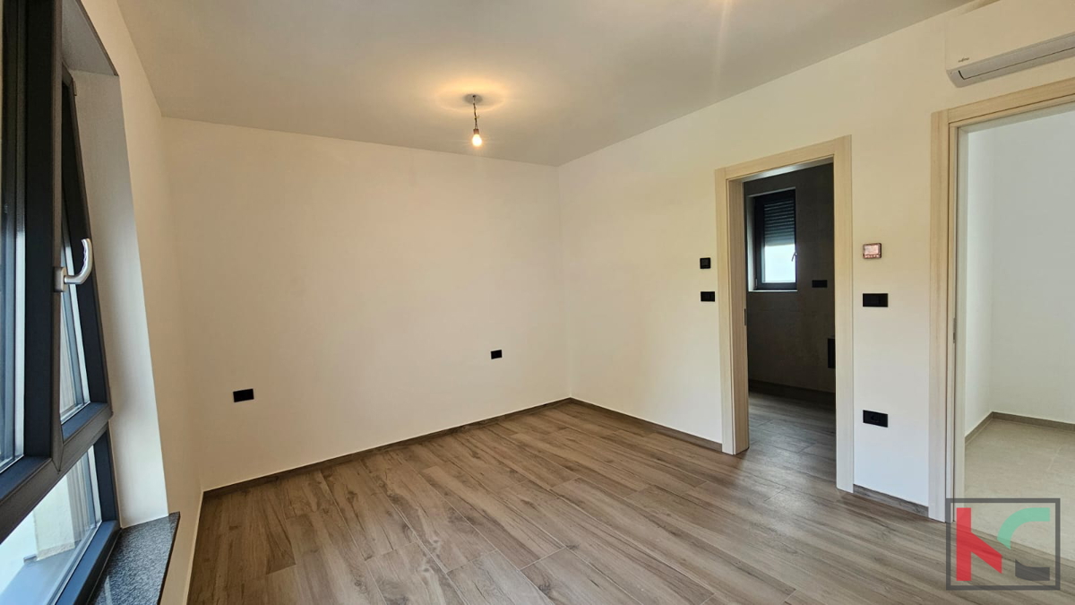 Istra, Medulin, dvojček v izgradnji z bazenom in vrtom, garaža, blizu morja, #prodaja