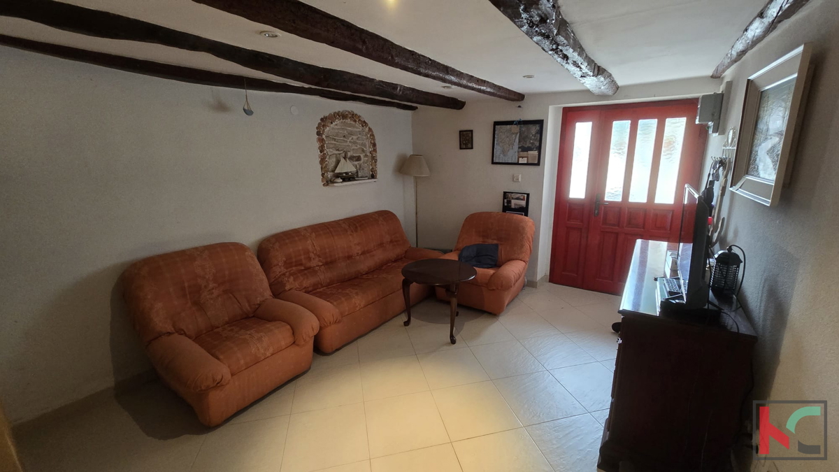 ISTRA, LIŽNJAN, UREJENA KAMNITA HIŠA V SREDIŠČU, #PRODAJA