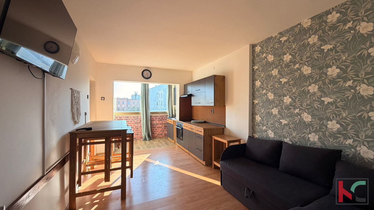 PULA, STOJA, 2 SPALNICI IN DNEVNA SOBA #PRODAJA