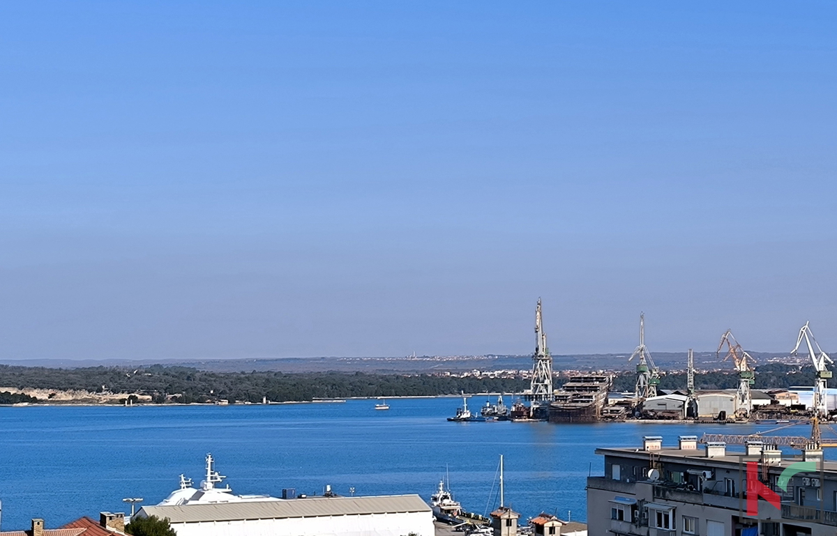 PULA, STOJA, 2 SPALNICI IN DNEVNA SOBA #PRODAJA