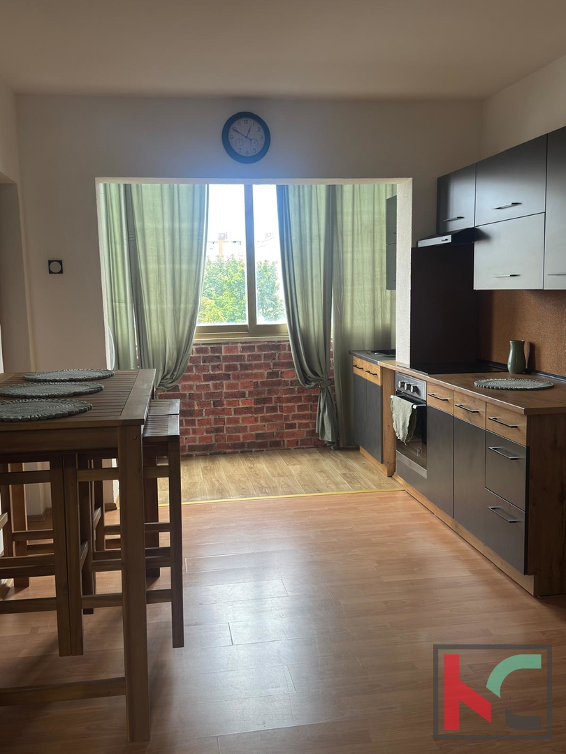 PULA, STOJA, 2 SPALNICI IN DNEVNA SOBA #PRODAJA