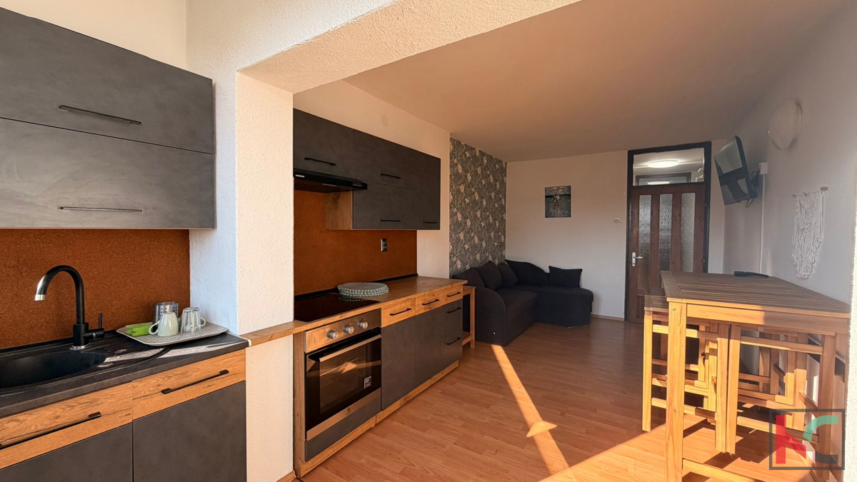 PULA, STOJA, 2 SPALNICI IN DNEVNA SOBA #PRODAJA