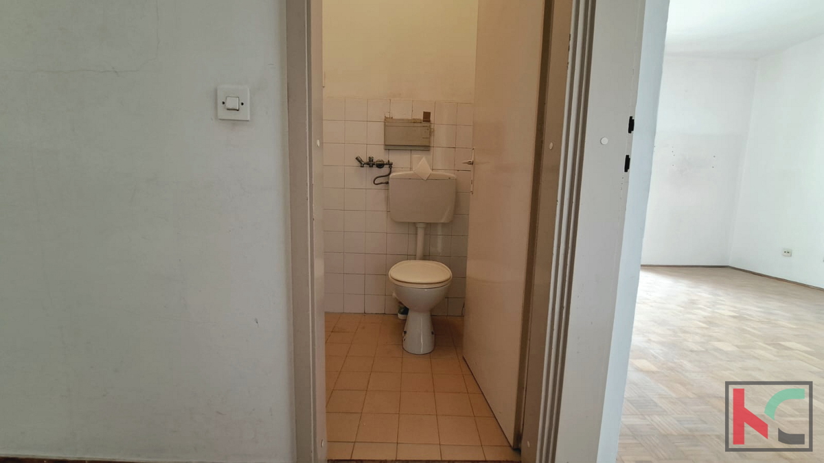 PULA, VERUDA, TROSOBNO STANOVANJE S POGLEDOM NA MORJE #PRODAJA