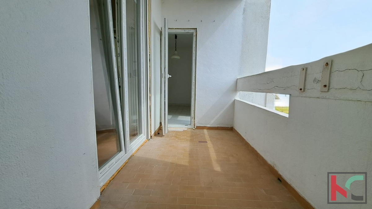 PULA, VERUDA, TROSOBNO STANOVANJE S POGLEDOM NA MORJE #PRODAJA