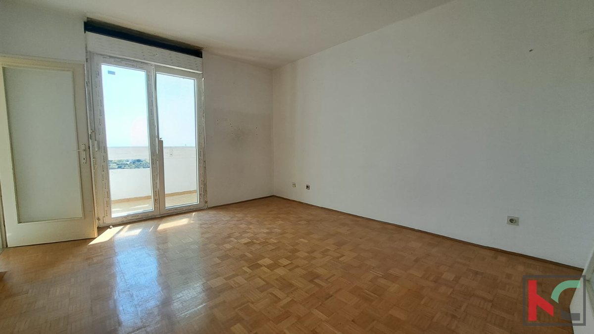 PULA, VERUDA, TROSOBNO STANOVANJE S POGLEDOM NA MORJE #PRODAJA