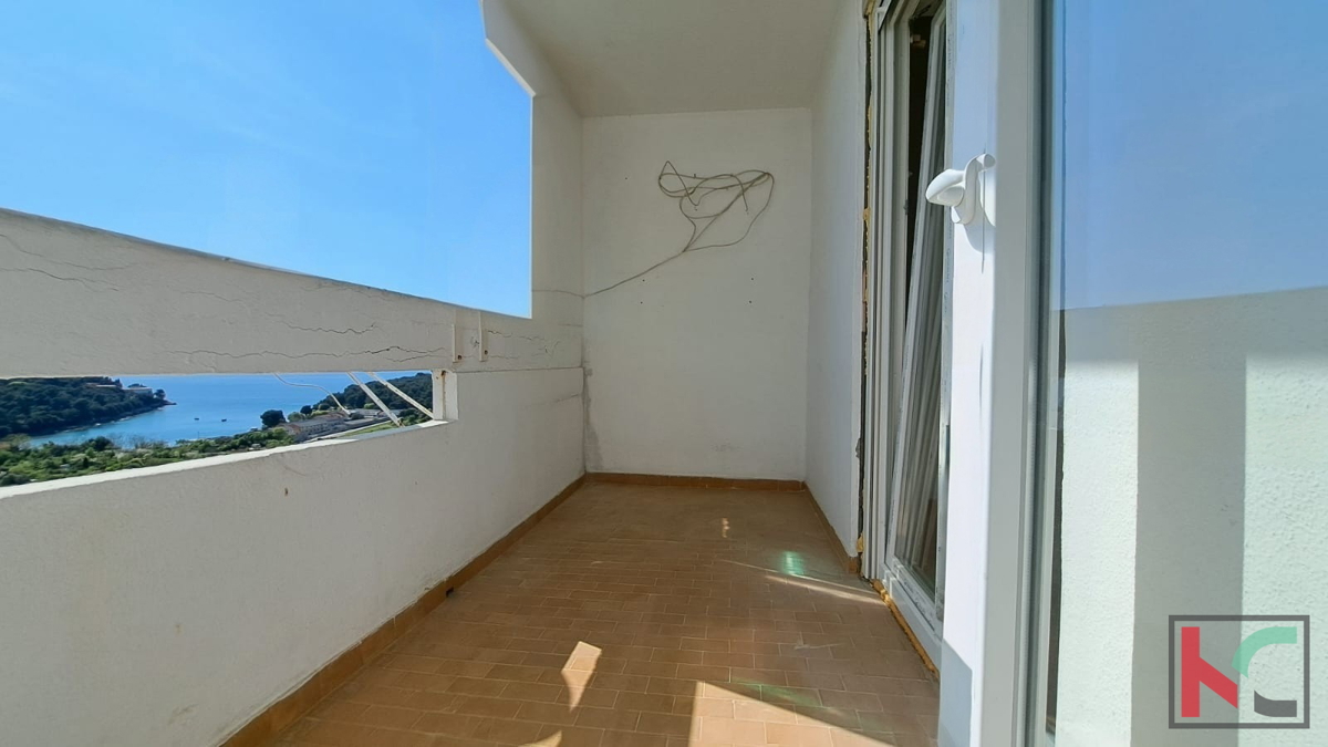 PULA, VERUDA, TROSOBNO STANOVANJE S POGLEDOM NA MORJE #PRODAJA