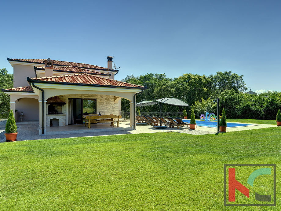 Rovinj, kombinacija moderne in rustikalne vile z bazenom na 2500m2 velikem vrtu