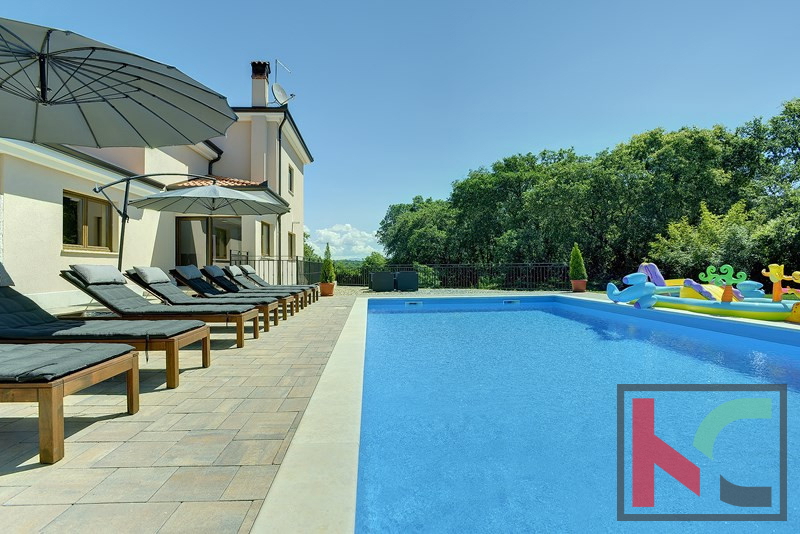 Rovinj, kombinacija moderne in rustikalne vile z bazenom na 2500m2 velikem vrtu