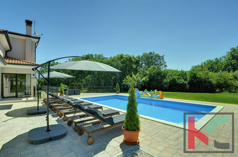 Rovinj, kombinacija moderne in rustikalne vile z bazenom na 2500m2 velikem vrtu