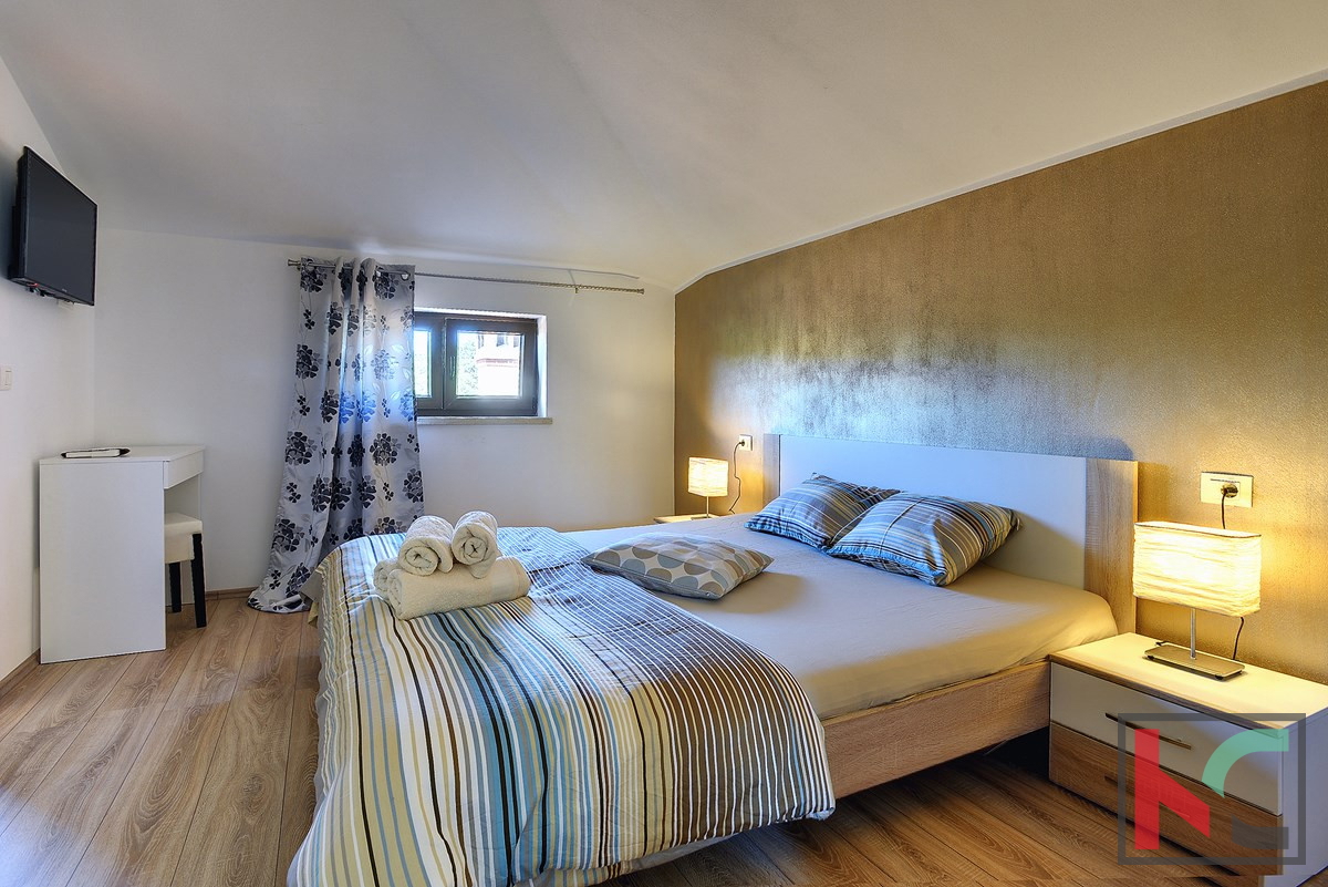 Rovinj, kombinacija moderne in rustikalne vile z bazenom na 2500m2 velikem vrtu