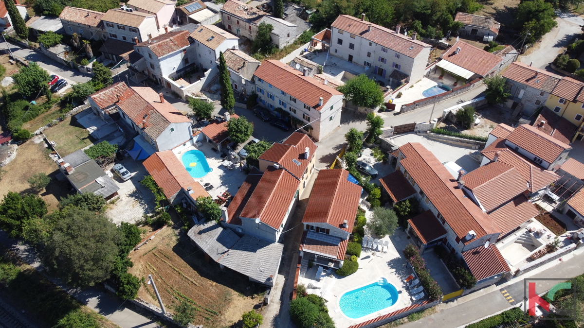 Istra, Kanfanar, atraktivne podeželske hiše za dopust, priložnost za investicijo